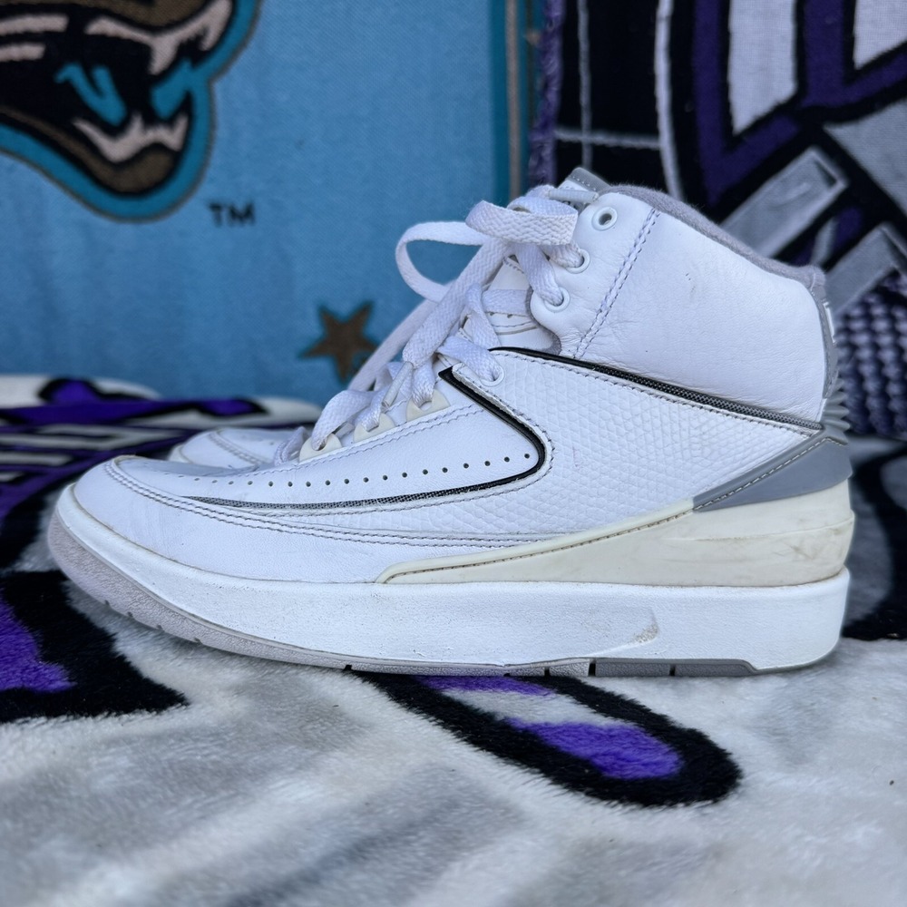 Size 5.5y - Jordan 2 Retro Mid White Cement